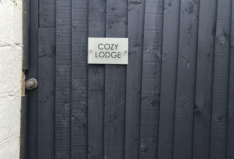 בית מלון כפרי Cozy Lodge Sleeps 4 In Barton Upon Humber