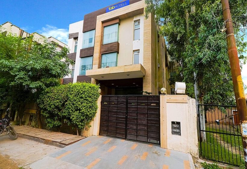 Fabhotel Merriment City