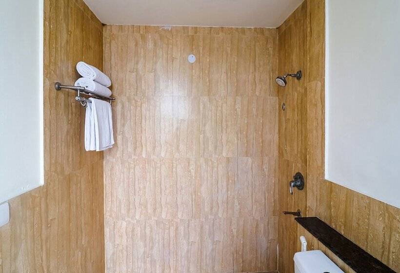 Fabhotel Merriment City