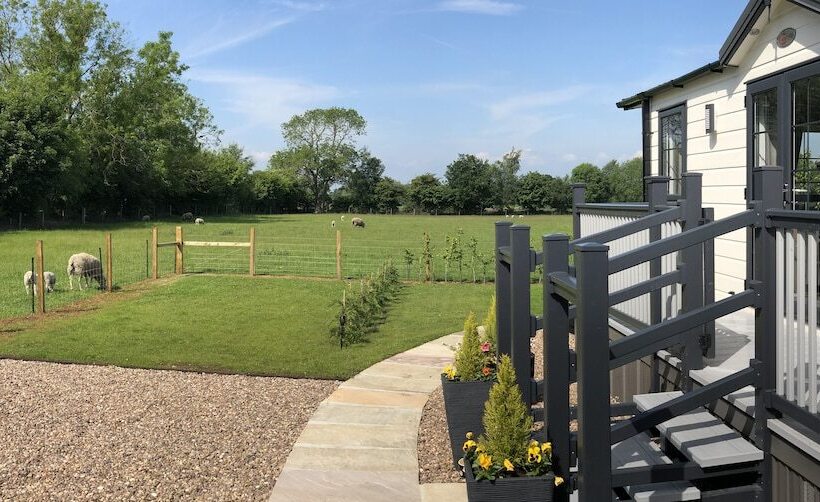 Отель Field House Farm Lodge