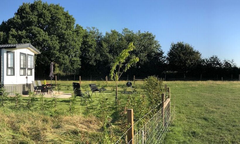 Отель Field House Farm Lodge