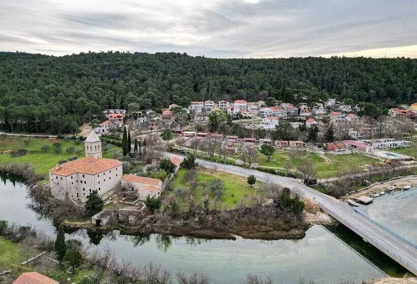 בית מלון כפרי French Nateko Glamping Tent