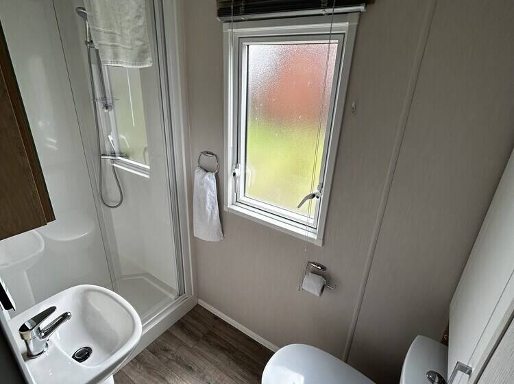 هتل Gulliver S Valley M1 Jct 31