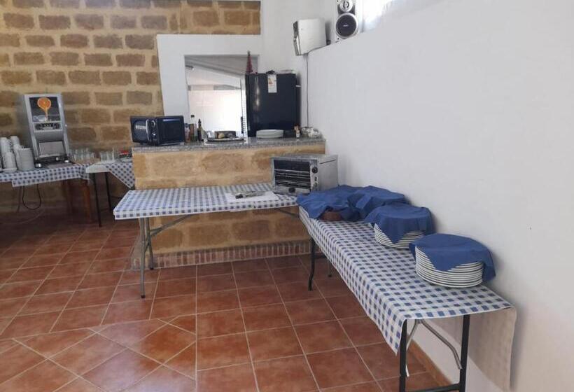 هتل Hacienda Marcharavi