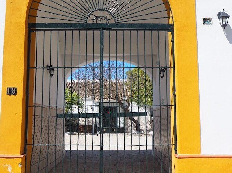 Отель Hacienda Marcharavi