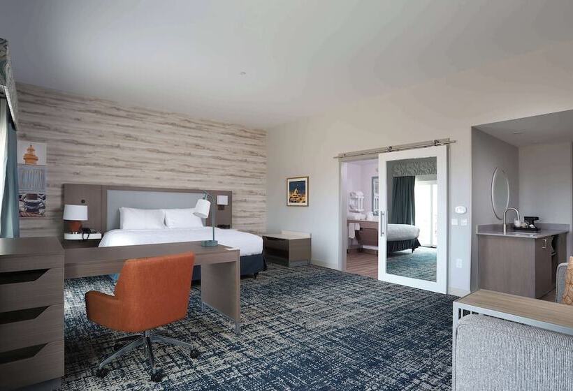 فندق Hampton Inn & Suites Manistee Waterfront