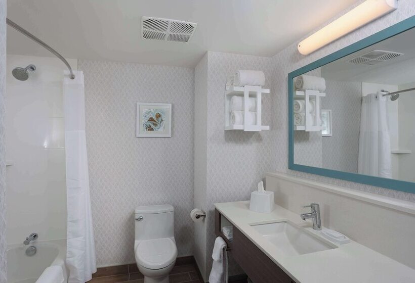 فندق Hampton Inn & Suites Manistee Waterfront