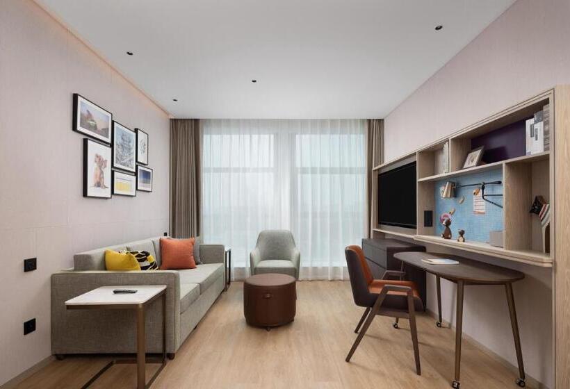 ホテル Home2 Suites By Hilton Guiyang Airport