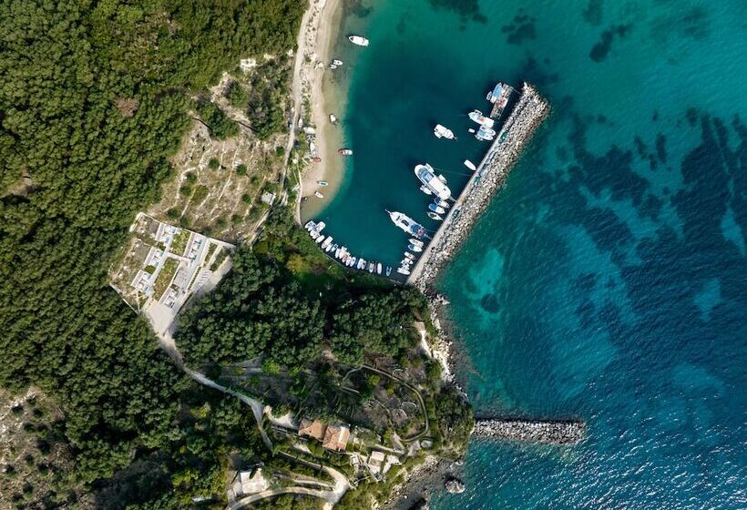 בית מלון כפרי Isavoria Resort