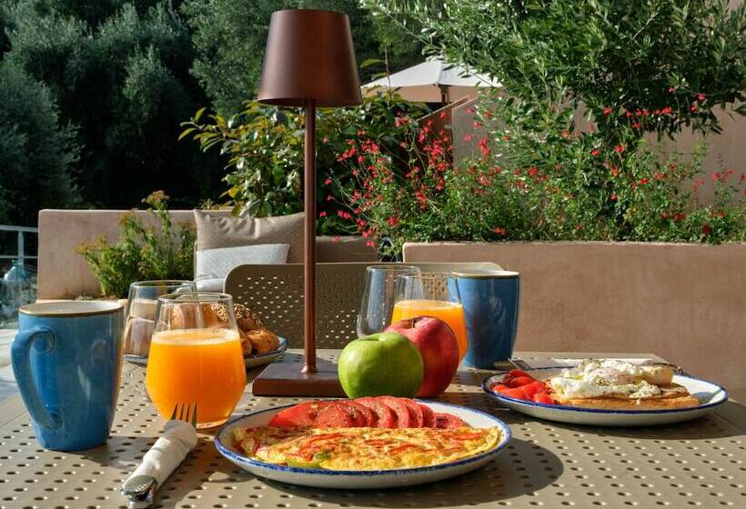 בית מלון כפרי Isavoria Resort