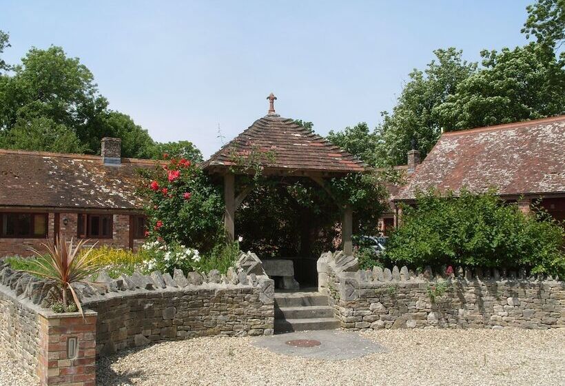 فندق Kingston Country Courtyard