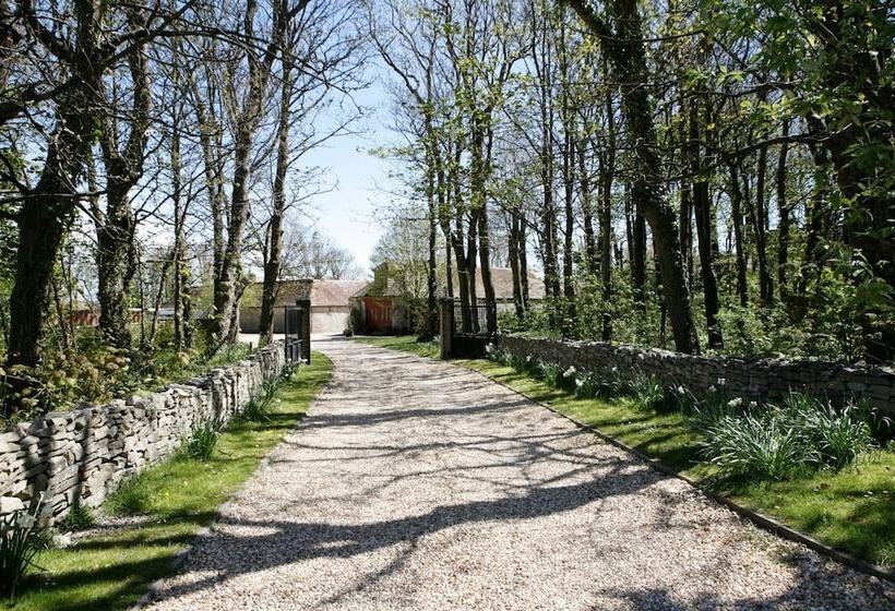 فندق Kingston Country Courtyard