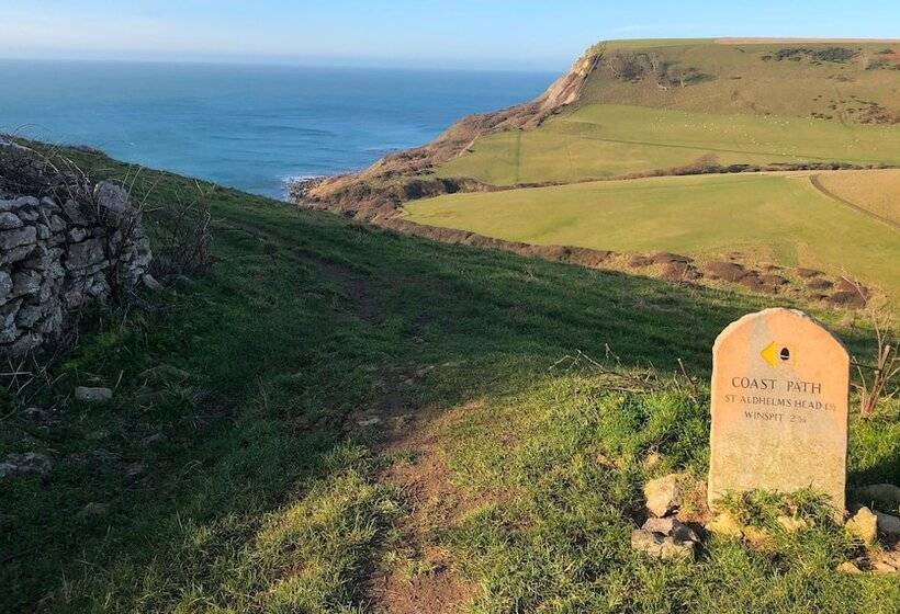 فندق Kingston Country Courtyard