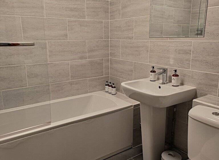 فندق Kingston Country Courtyard