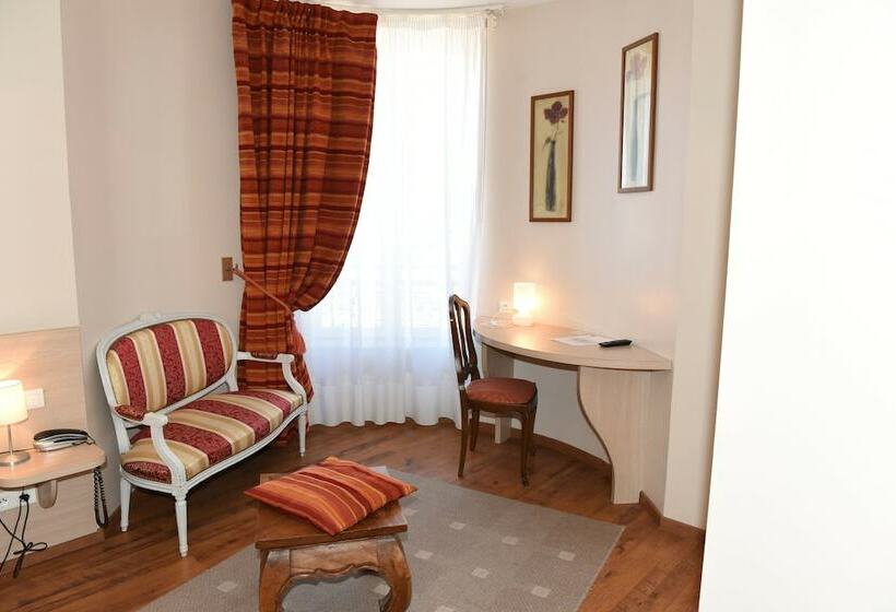 호텔 Hôtel Normandie Spa