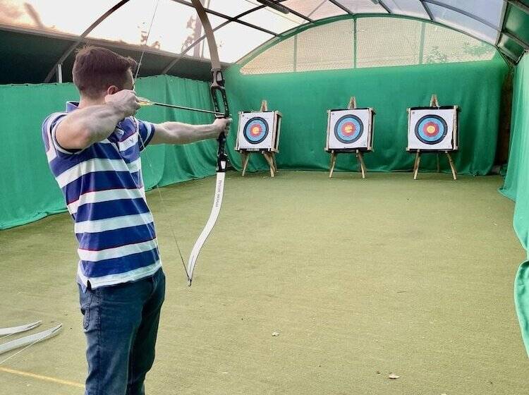 فندق Poole Harbour View Lodge At Rockley Park