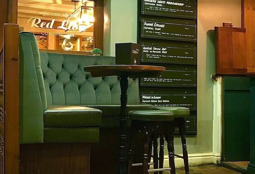 Отель Red Lion Coaching Inn
