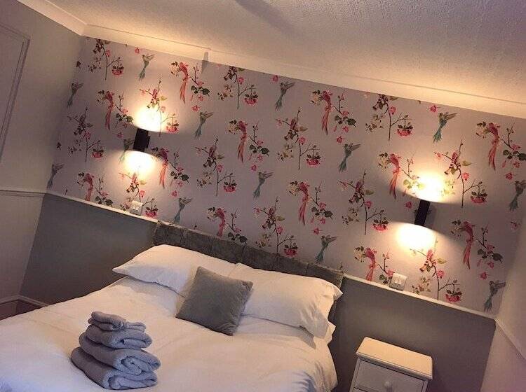 Отель Red Lion Coaching Inn