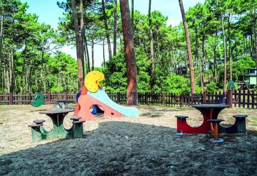 ホテル Résidence Les Cavales