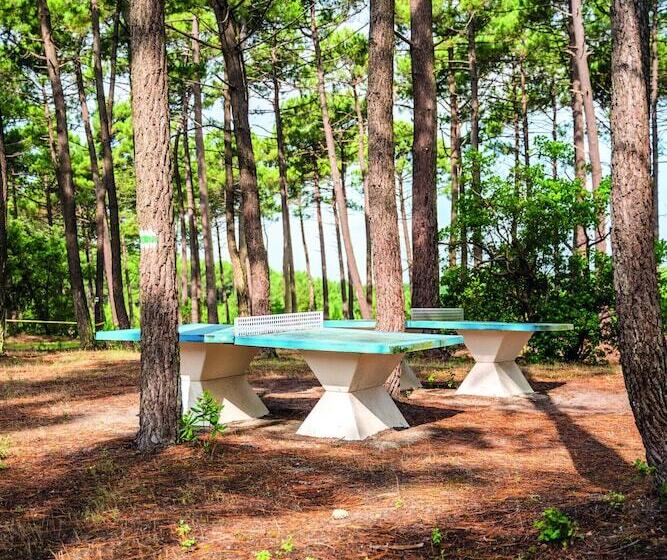 ホテル Résidence Les Cavales