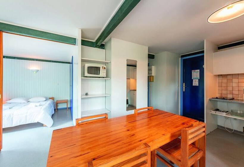 ホテル Résidence Les Cavales