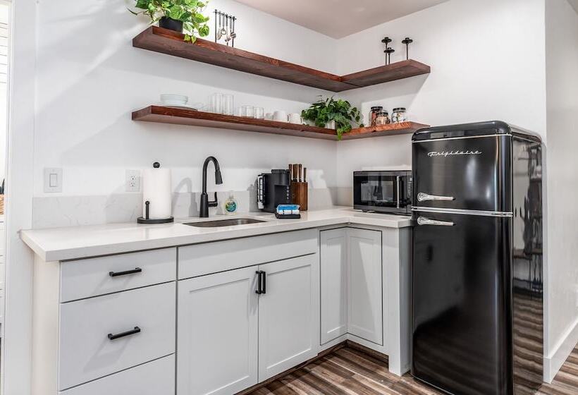 酒店 The Four Daughters Inn