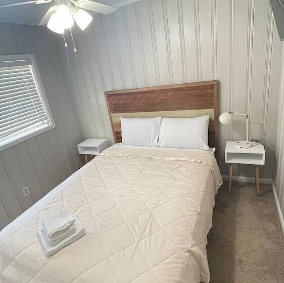 فندق The Red Cottage Fantastic View Firepit Free Kayaks