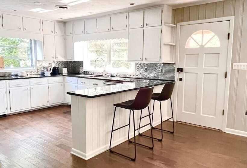 فندق The Red Cottage Fantastic View Firepit Free Kayaks