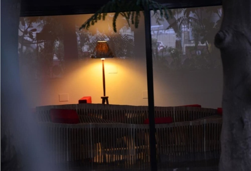 호텔 The Sky Imperial Aarivaa Luxury Homestay