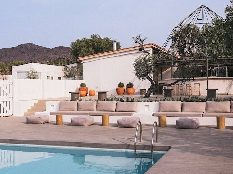 هتل Wecamp Cadaqués