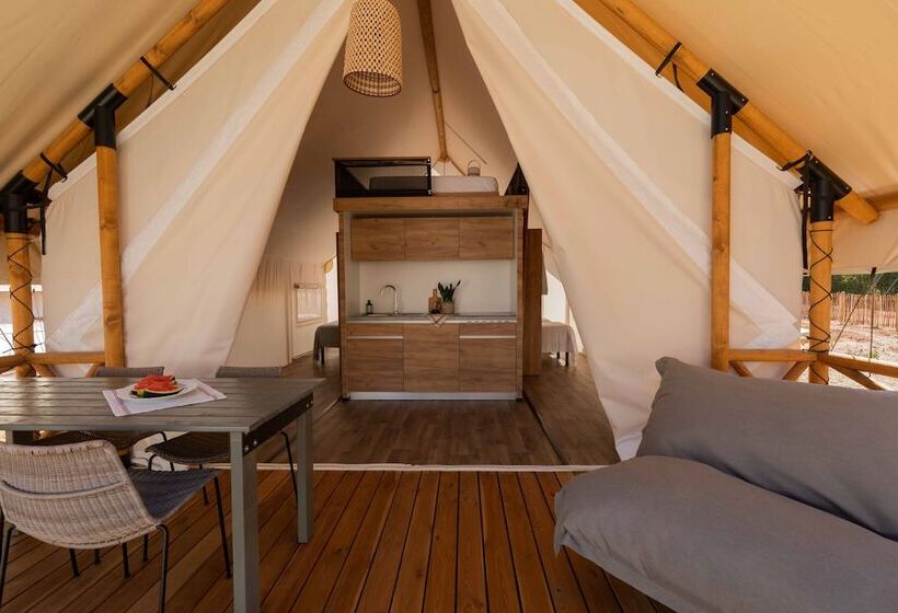 Отель Wecamp Cadaqués