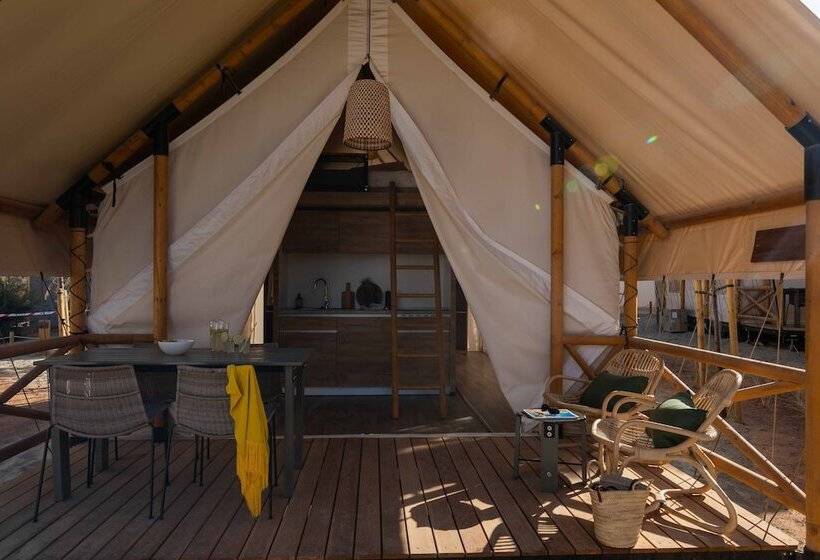 Отель Wecamp Cadaqués