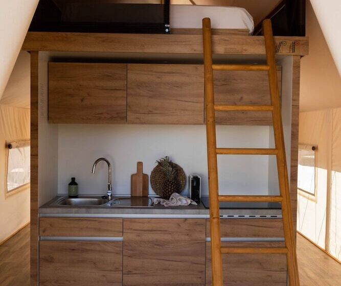 Отель Wecamp Cadaqués