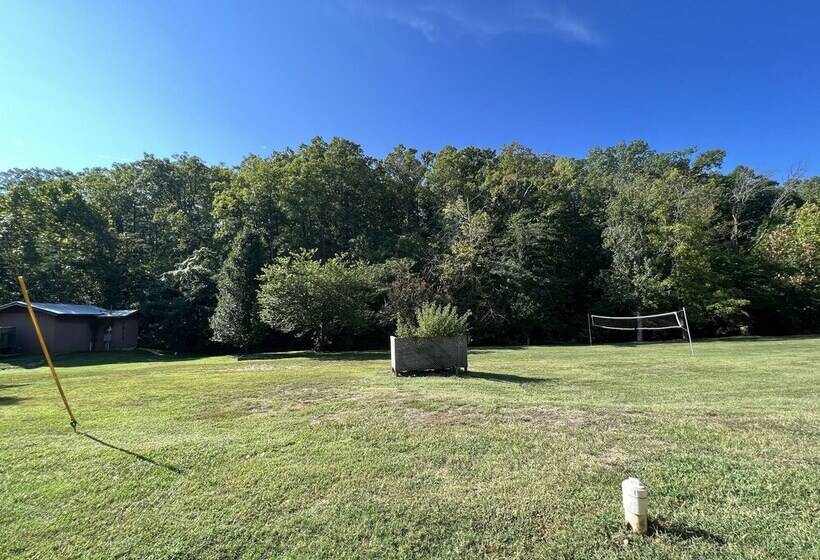 Ji4, King Guest Room At The Joplin Inn At Entrance To The Resort By Redawning
