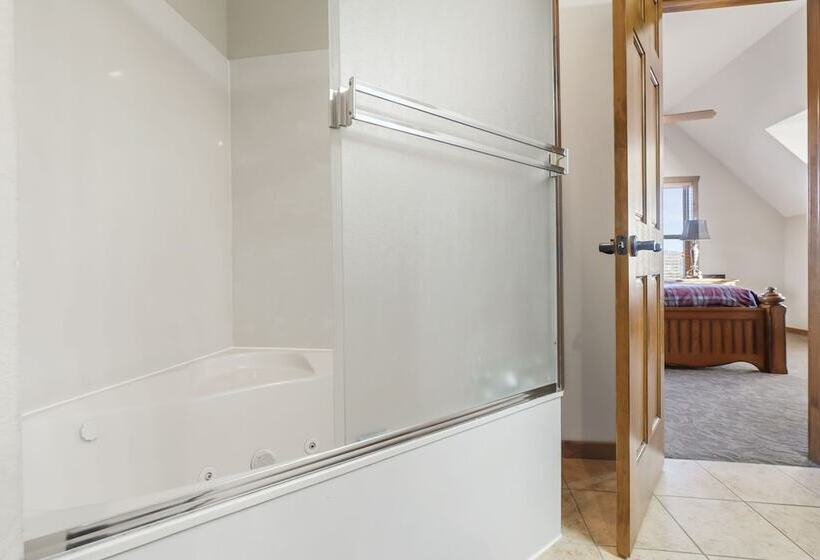 Kemper S Cabin By Silver Dollar City   Ideally Located