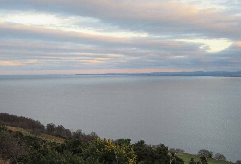 Kestrel, Longhouse Cottages