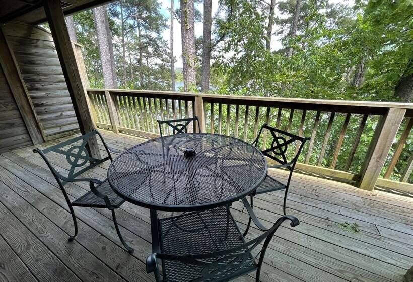 Lake View Three Bedroom, Three Bath Cottage With Hot Tub Overlooking Lake Ouachita. By Redawning