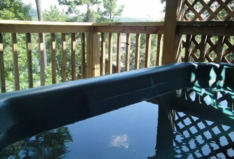 Lake View Three Bedroom, Three Bath Cottage With Hot Tub Overlooking Lake Ouachita. By Redawning