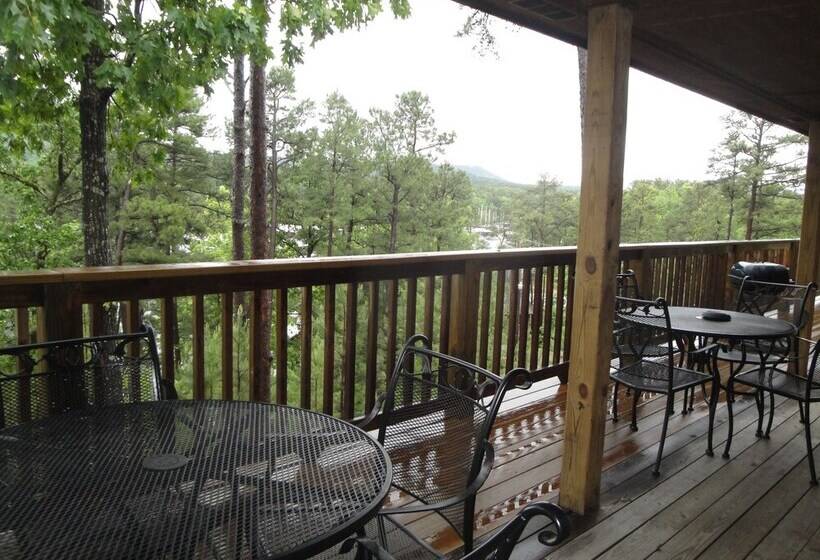 Lake View Three Bedroom, Three Bath Cottage With Hot Tub Overlooking Lake Ouachita. By Redawning