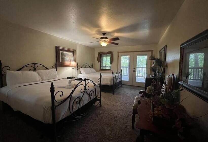 Lake View Three Bedroom, Three Bath Cottage With Private Hot Tub Overlooking Lake Ouachita. By Redaw