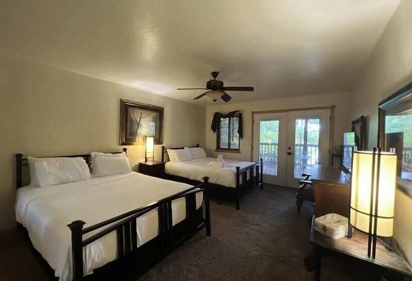 Lake View Three Bedroom, Three Bath Cottage With Private Hot Tub Overlooking Lake Ouachita. By Redaw