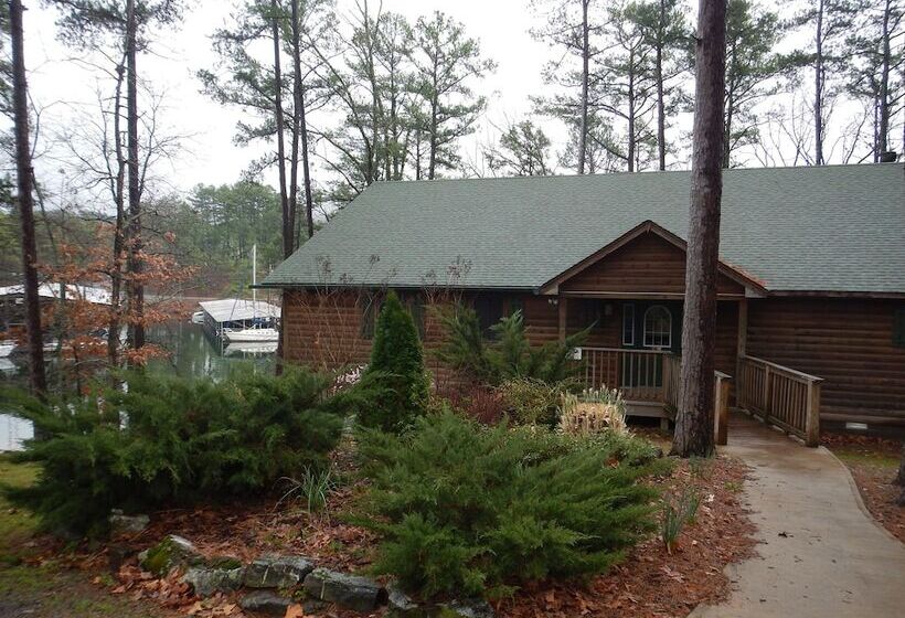 Lake View Three Bedroom, Three Bath Harbor North Luxury Cottage With Private Hot Tub Overlooking Lak