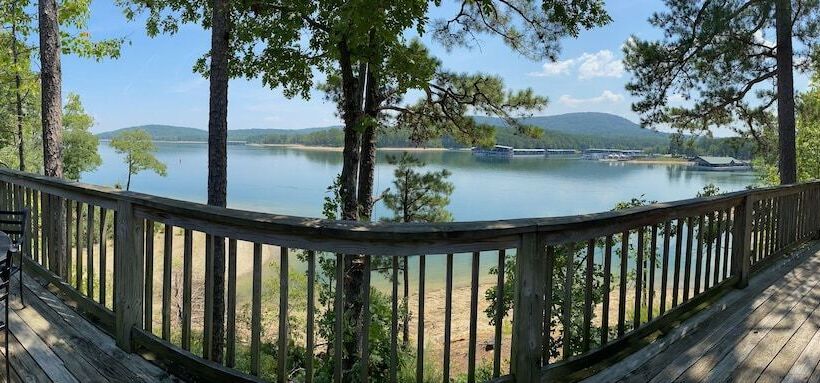 Lake View Two Bedroom, Two Bath Loft, Log Sided Cottage With Private Hot Tub Overlooking Lake Ouachi