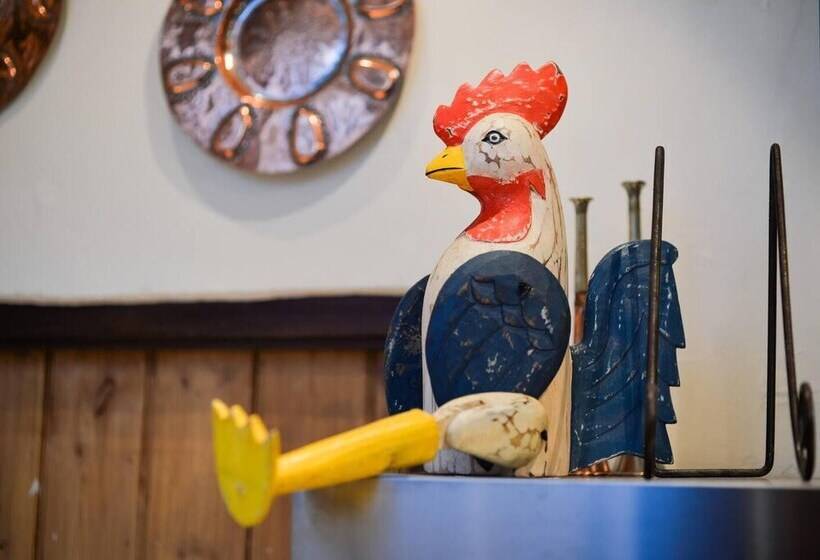 Lovely 4 Bed House In Village Of Sandhurst