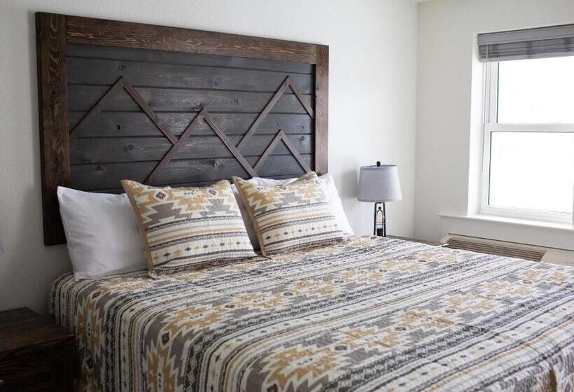 מוטל Pine Lodge