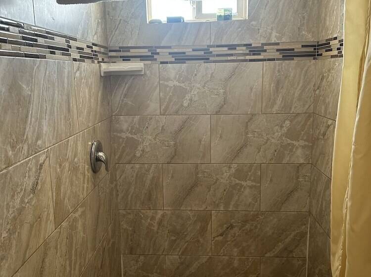 Motel Twenty First Century Inn