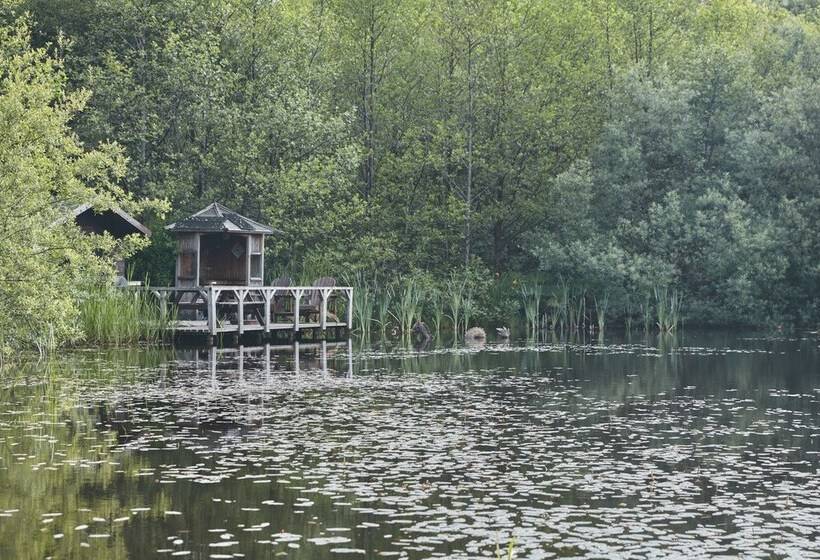 Mushroom Yurt Set In 4 Acres Of Woodland And Lakes