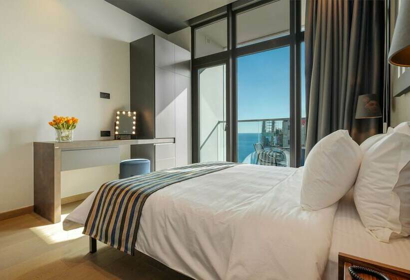 Only Boutique And Suites