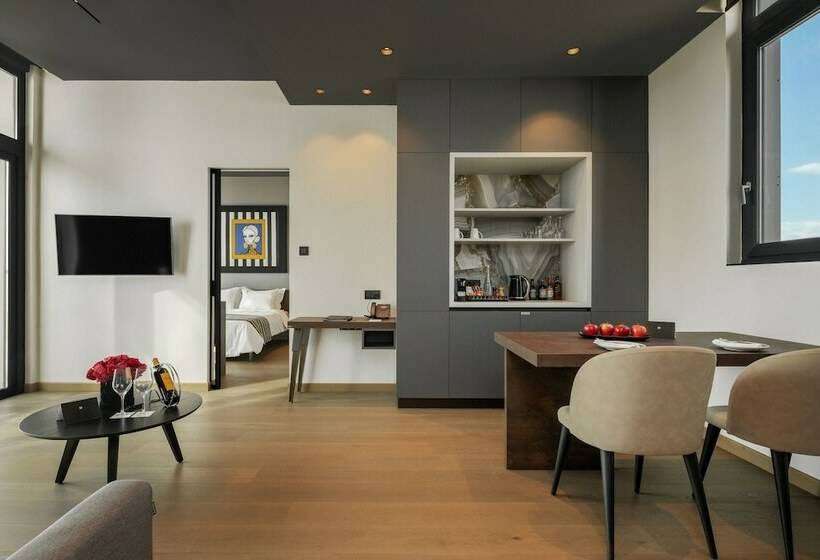 Only Boutique And Suites