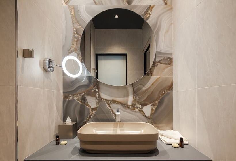 Only Boutique And Suites